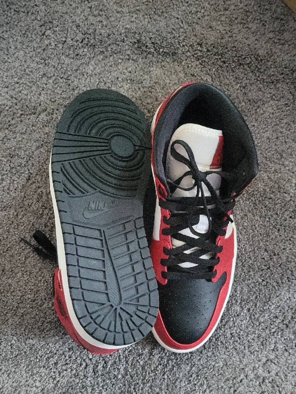 Jordan Men’s Mid Sneakers - Red/White/Black